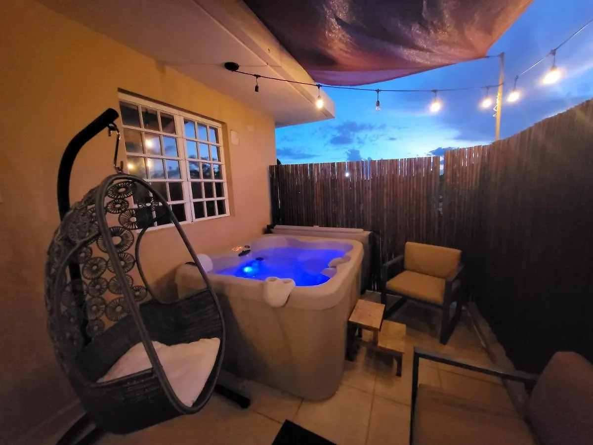 Private Jacuzzi Oasis With Mountain Views And Free Parking Daire Ponce